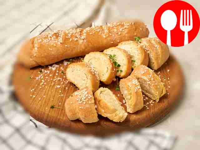 Baguette with sour cream