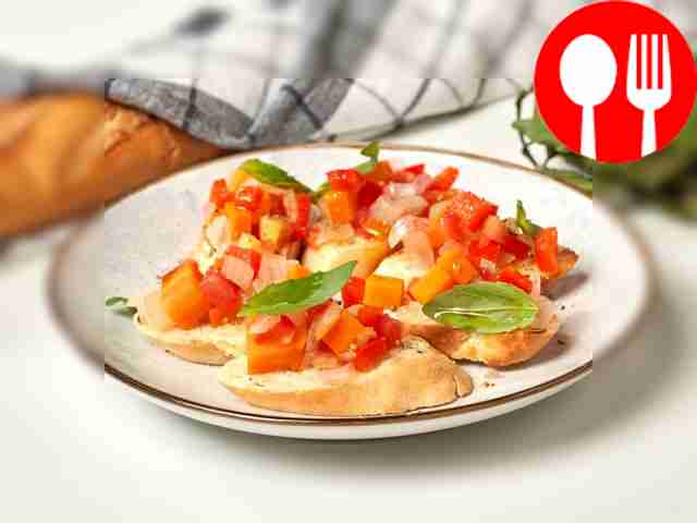 Багет с начинкой из маринованных овощей