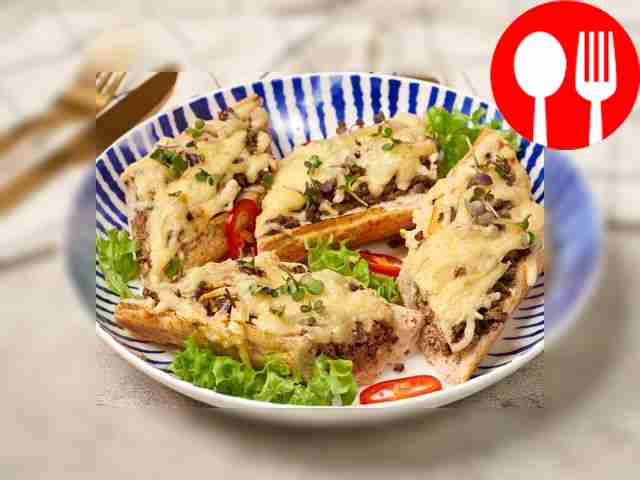 Baguette with chicken giblets