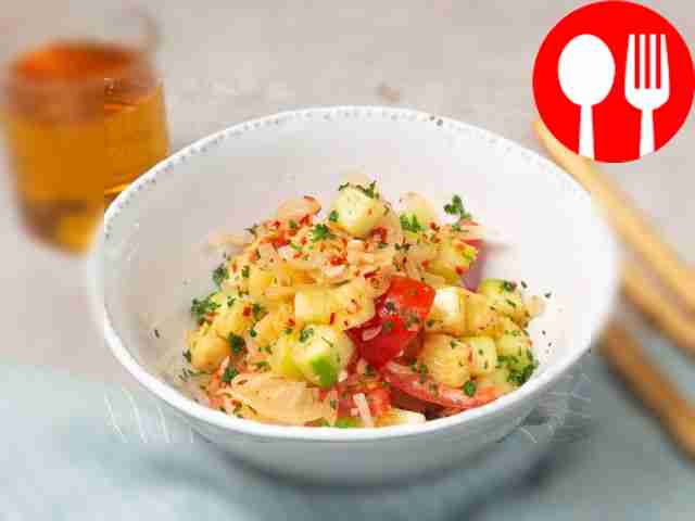 Salad with fried zucchini