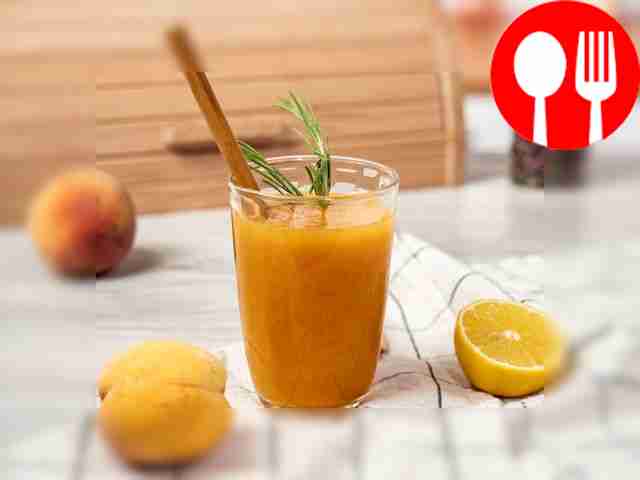 Сок персиковый с мякотью Peach juice with pulp