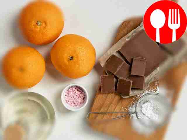 Помойте мандарины, очистите их, разделите на...