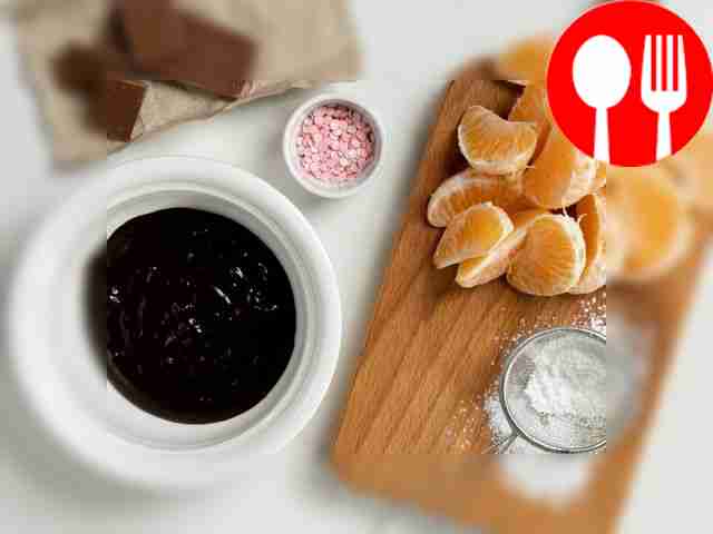 Подготовьте все ингредиенты. Растопите шоколад...