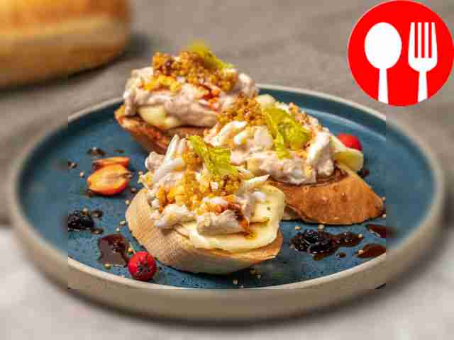 Багет с печенью трески