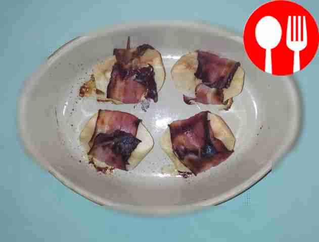 Закуска из бекона с яблоками Bacon Appetizer with Apples