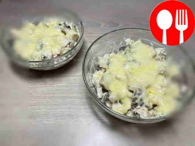 The simplest julienne with chicken and mushrooms