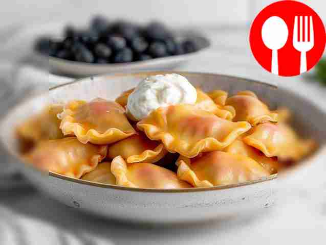 Классические вареники с черникой