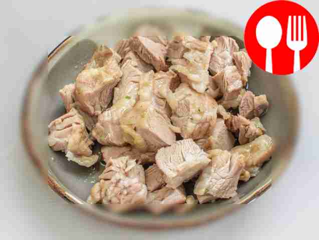 Steamed pork in a slow cooker