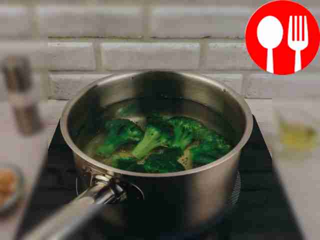 Cook broccoli in boiling salted water for 1-2 minutes.