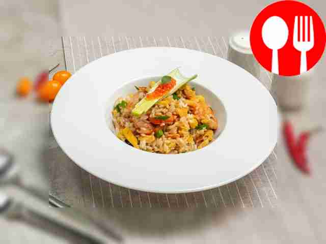 Thai fried rice with shrimp