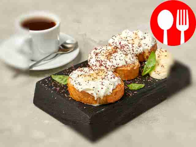 Багет со взбитыми сливками Baguette with whipped cream