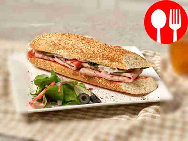 Багет с куриной ветчиной