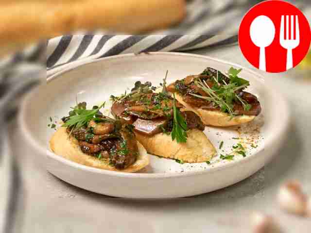 Багет с лесными грибами