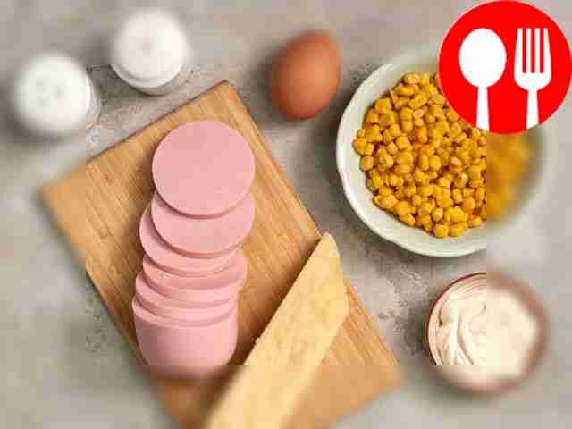 Подготовьте ингредиенты для салата «Ежик» с...