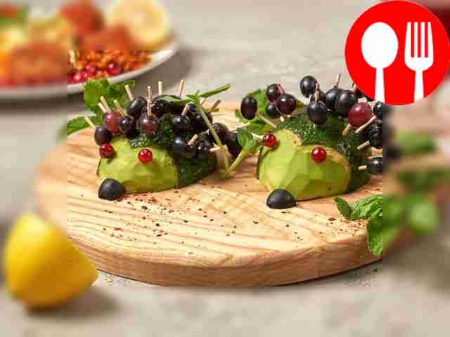 Hedgehogs with grapes