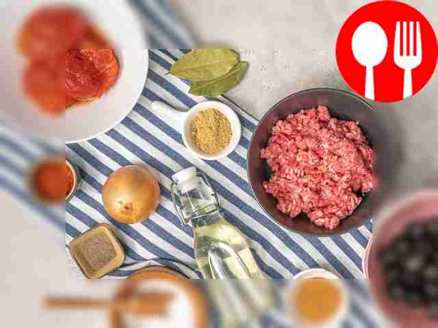 Defrost the minced meat in the refrigerator...