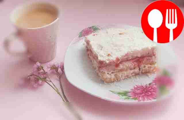 Белоснежный торт с кокосовым кремом и малиновым джемом Snow-white cake with coconut cream and raspberry jam