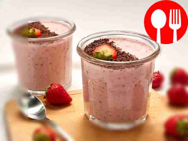 Yogurt with strawberries