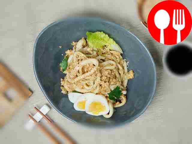 Рис с кальмарами в соевом соусе