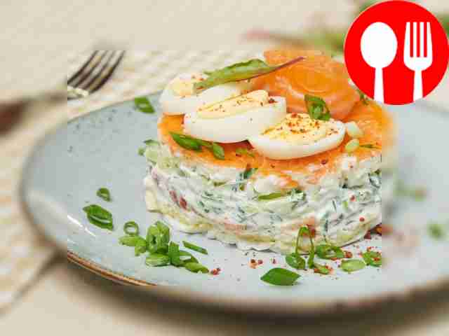 Salad with salmon and cucumber “Holiday”