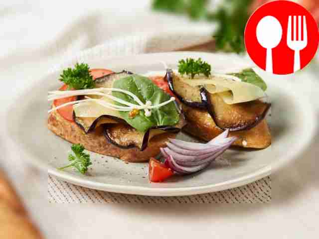 Багет с баклажаном