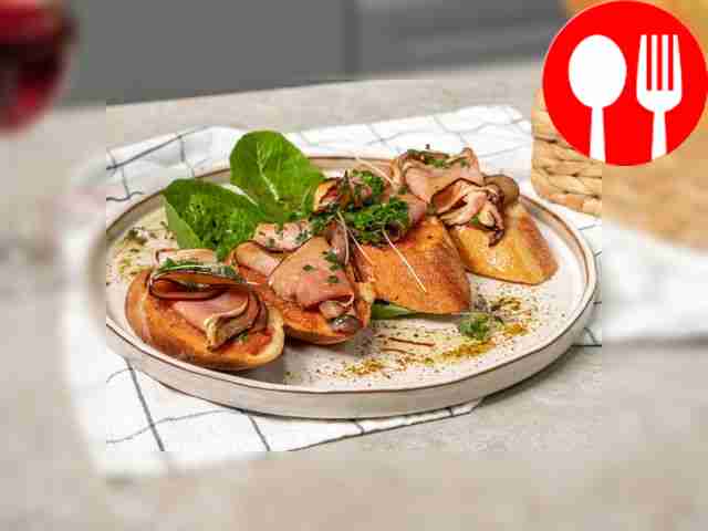 Багет с ветчиной прошутто