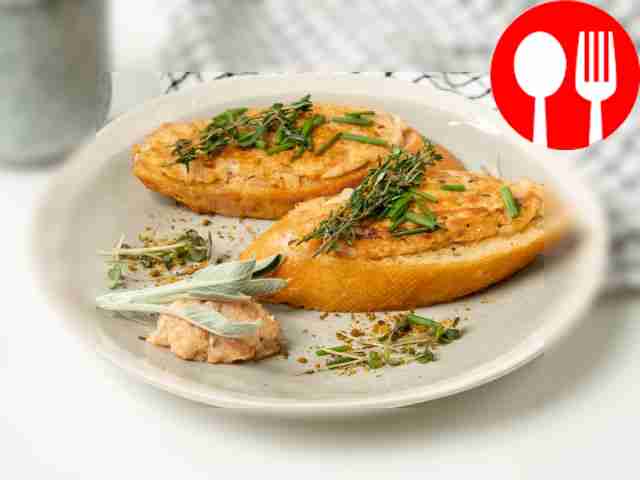 Багет с консервированной горбушей