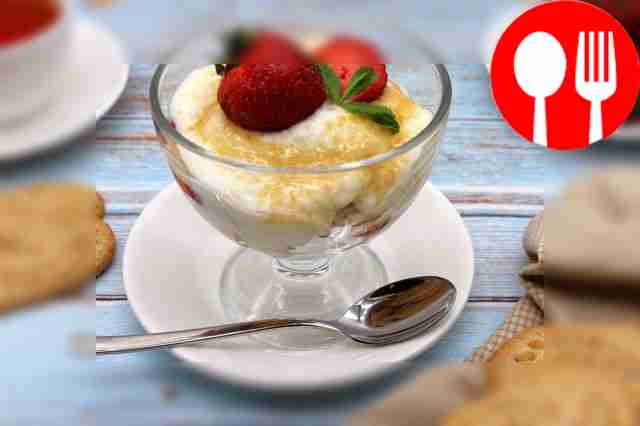 Trifle with strawberries and white rum