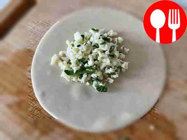 Place the mixture in the center of the dough circles.