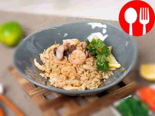 Fried rice with seafood