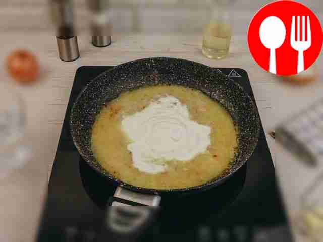 Add sour cream to the sauce.