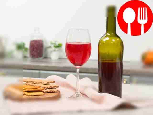 Chokeberry wine at home