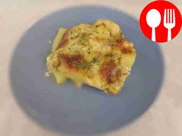 Картофельная запеканка с семгой в сырно-сливочном соусе