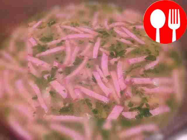 Вкуснейший гороховый суп с копченой колбасой