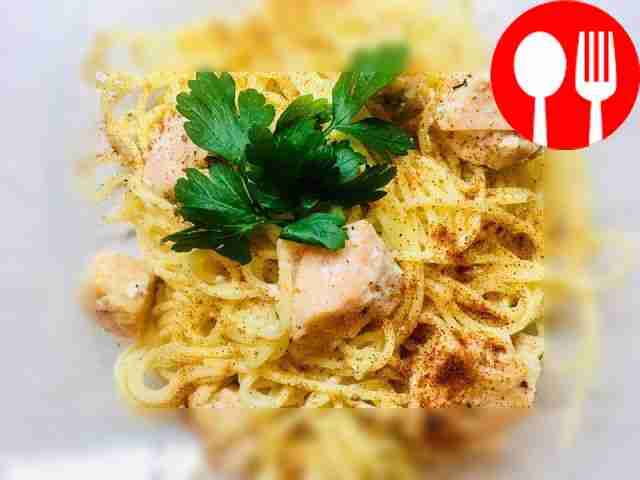 Нежная паста с семгой, итальянскими травами и сливками