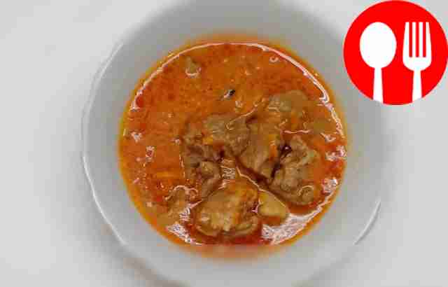 Rich meat with tomato paste