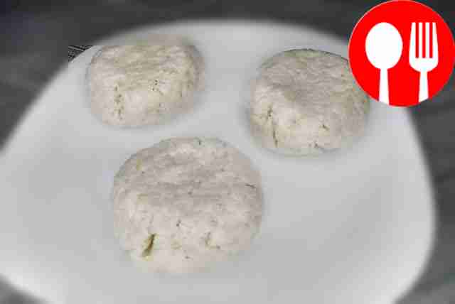 Sweetish rice porridge with mango