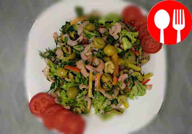 Light salad with shrimp and olives
