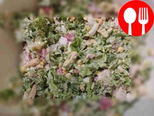 Crispy rabbit salad with herbs and croutons