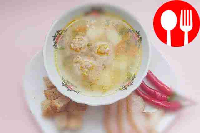 Суп с куриными фрикадельками и пшеном