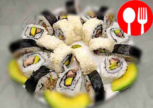 Rolls with tuna and avocado
