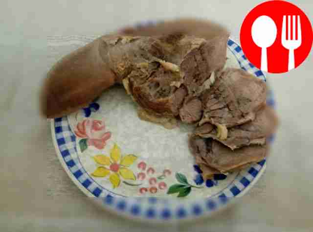 Вареный говяжий язык