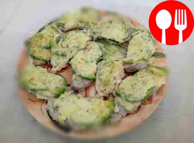 Pork escalope with avocado and cheese crust