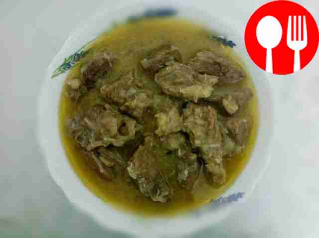 Tender beef stewed with onions