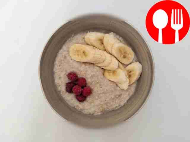 Vegetarian oatmeal with almond milk