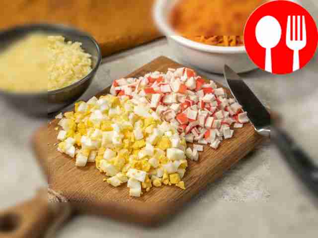 Grind the food. Cut the crab sticks into small...