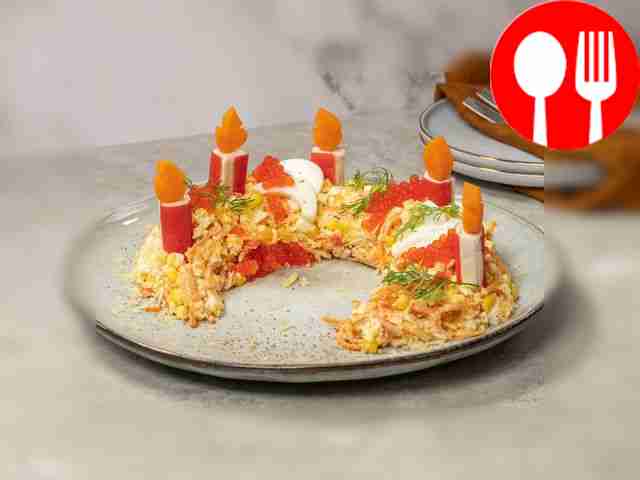 Salad with crab sticks “Christmas wreath”
