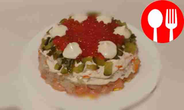 Gourmet salad with salmon