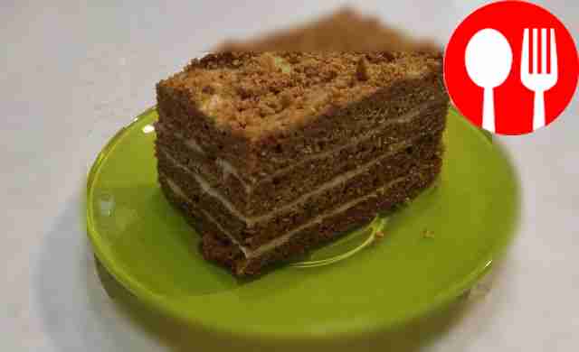 Домашний торт-медовик со сливочным кремом Homemade honey cake with butter cream