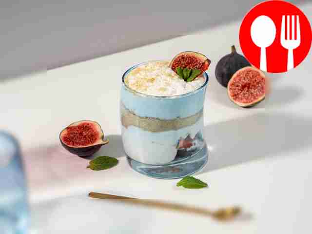 Творожный десерт с инжиром и печеньем